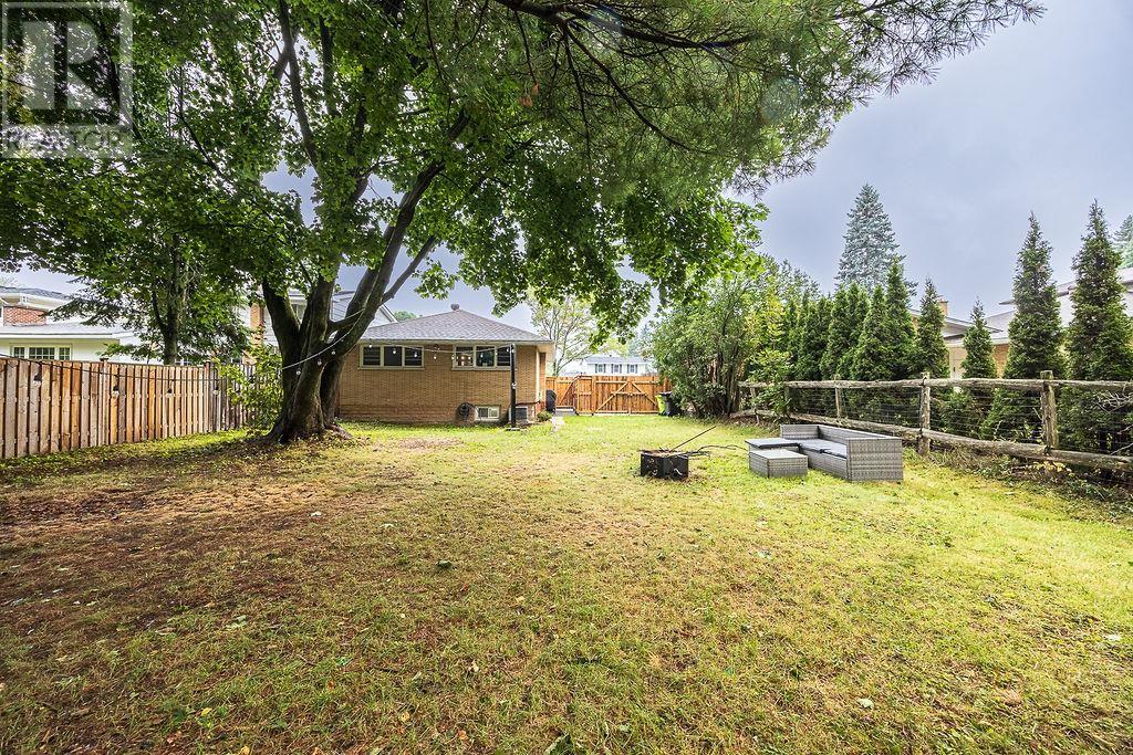 60 Hussey ST photo 41