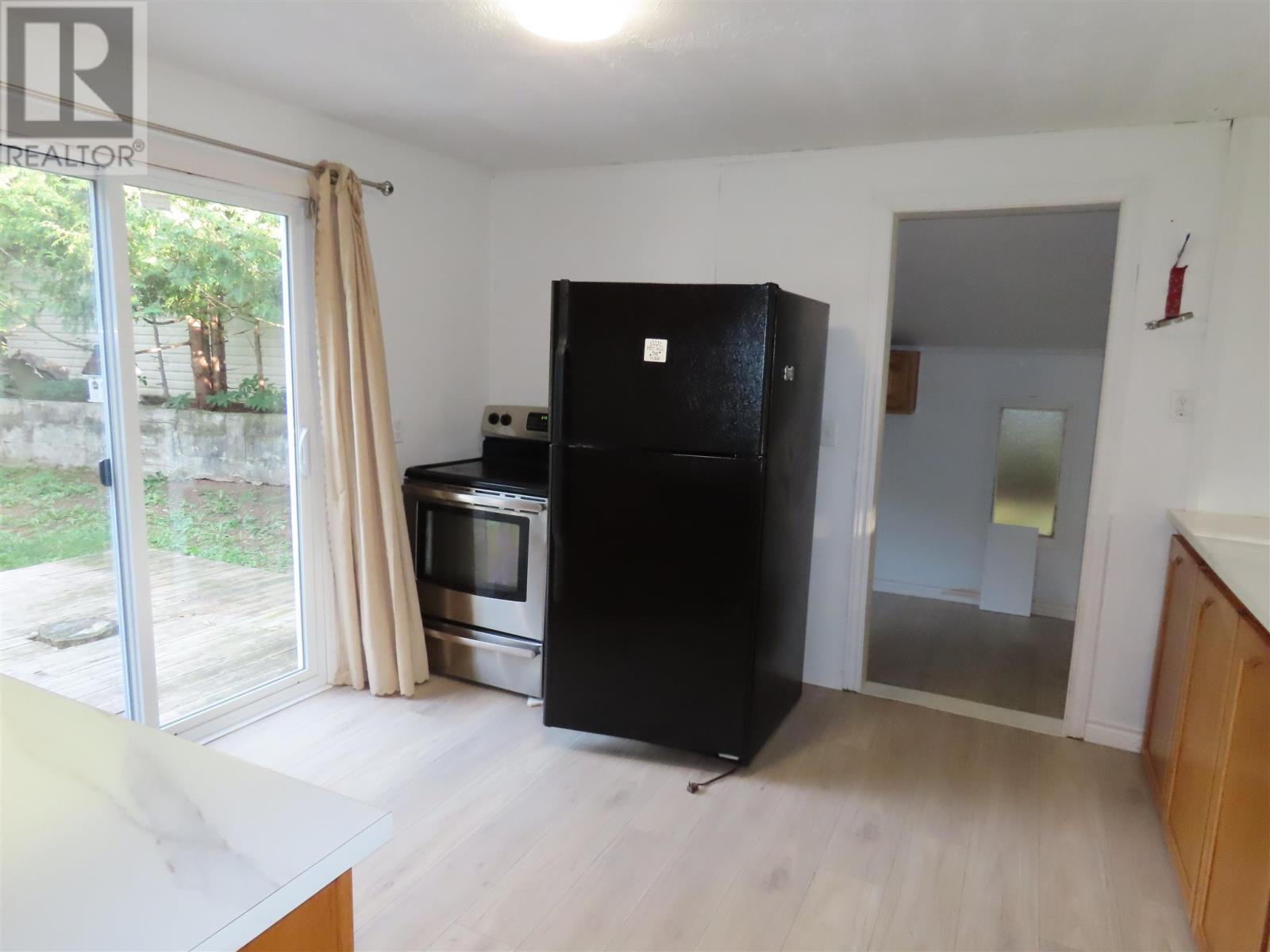 1310 Elizabeth St, Richards Landing, Ontario  P0R 1J0 - Photo 5 - SM262585