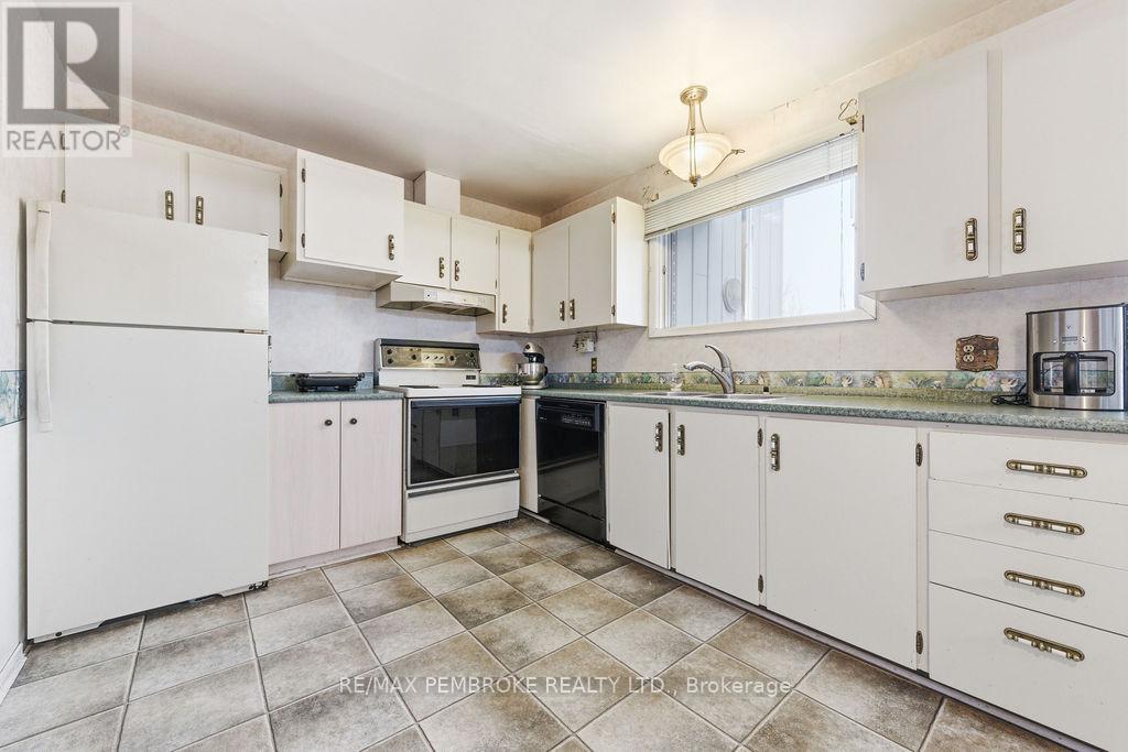 20 Maple Avenue, Petawawa, Ontario  K8H 2Y5 - Photo 13 - X13135384