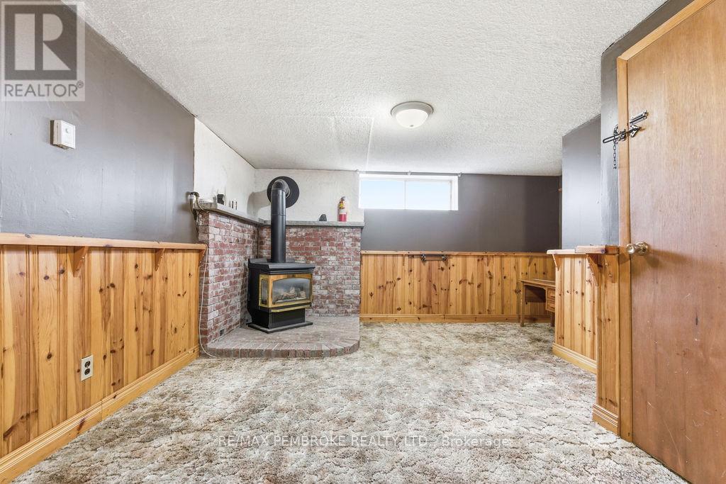 20 Maple Avenue, Petawawa, Ontario  K8H 2Y5 - Photo 30 - X13135384