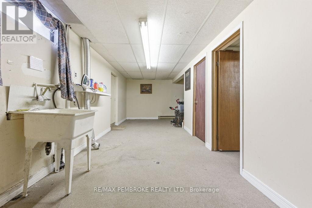 20 Maple Avenue, Petawawa, Ontario  K8H 2Y5 - Photo 34 - X13135384
