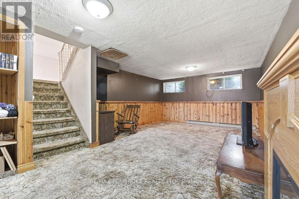 20 Maple Avenue, Petawawa, Ontario  K8H 2Y5 - Photo 27 - X13135384
