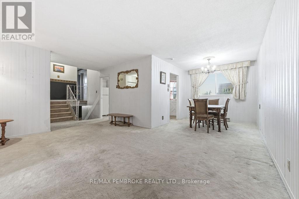 20 Maple Avenue, Petawawa, Ontario  K8H 2Y5 - Photo 8 - X13135384