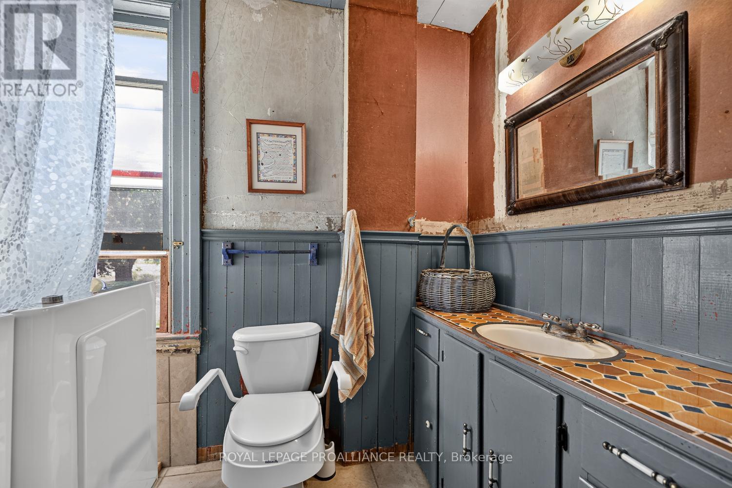 74 Rockfield Road, Leeds And The Thousand Islands, Ontario  K0E 1R0 - Photo 12 - X13807764