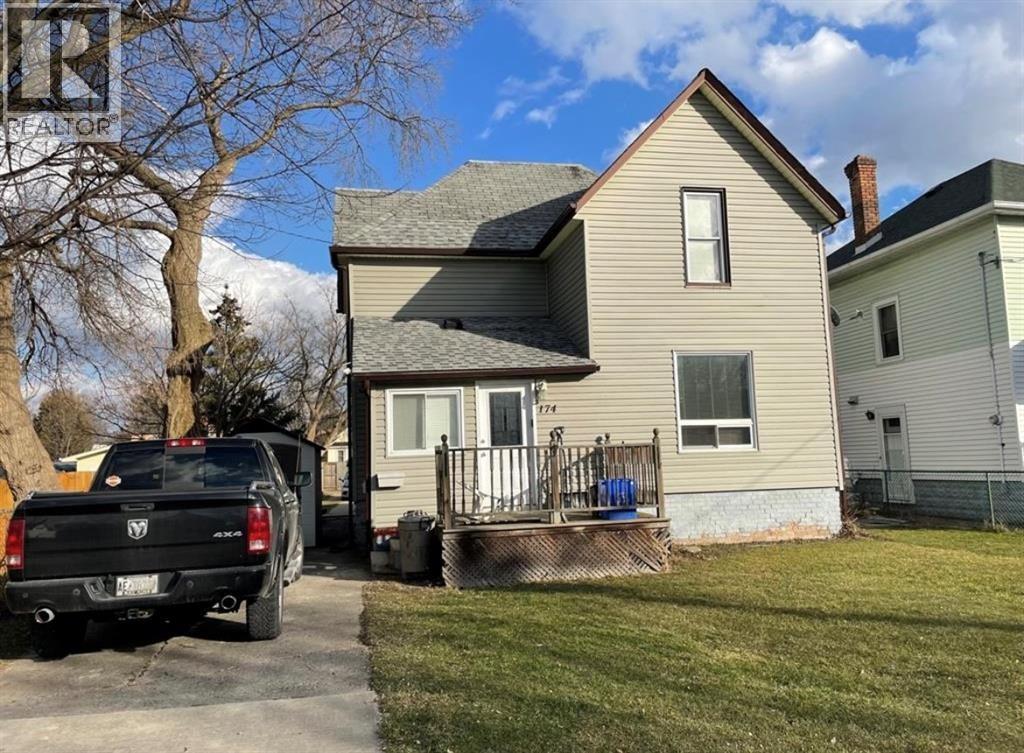 174 JOHN STREET Sarnia Ontario Canada N7T2Y9 2