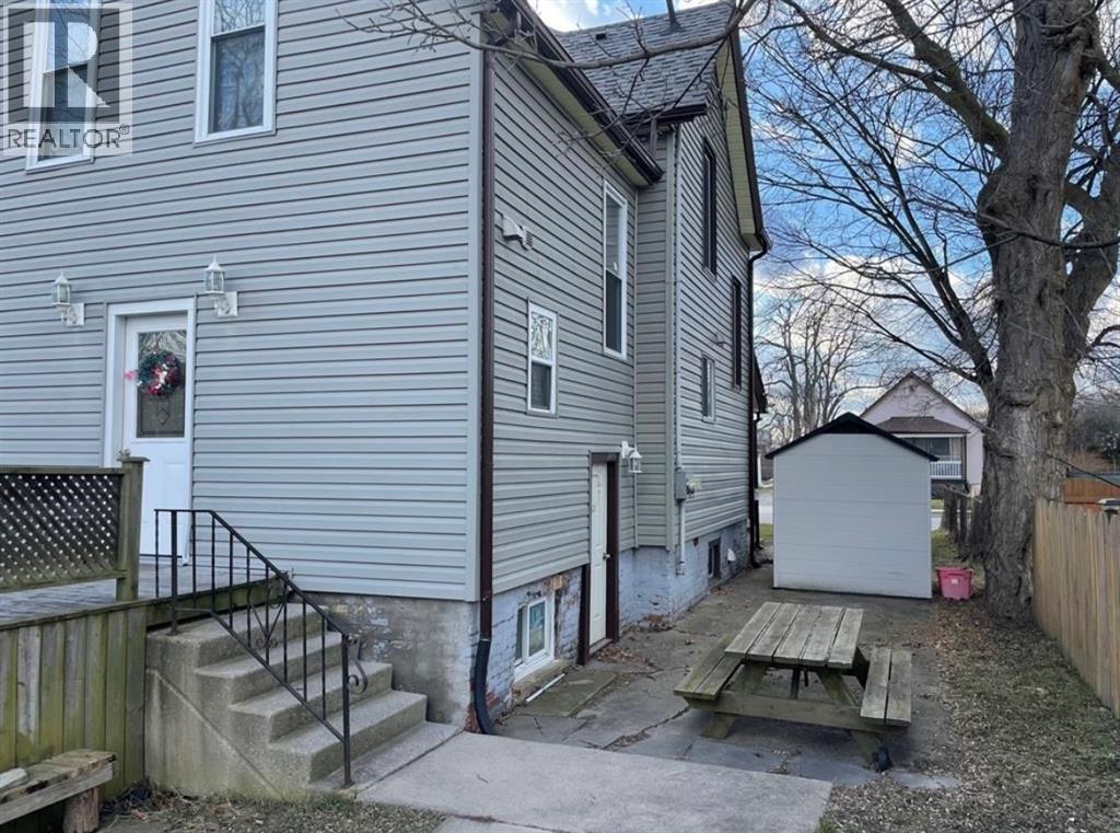 174 JOHN STREET Sarnia Ontario Canada N7T2Y9 5
