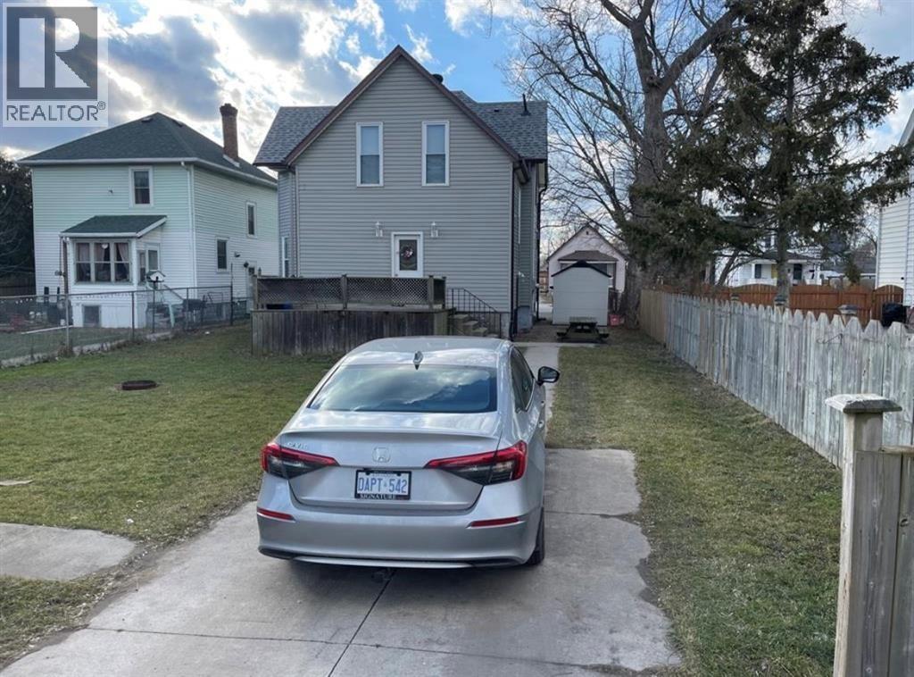 174 JOHN STREET Sarnia Ontario Canada N7T2Y9 4