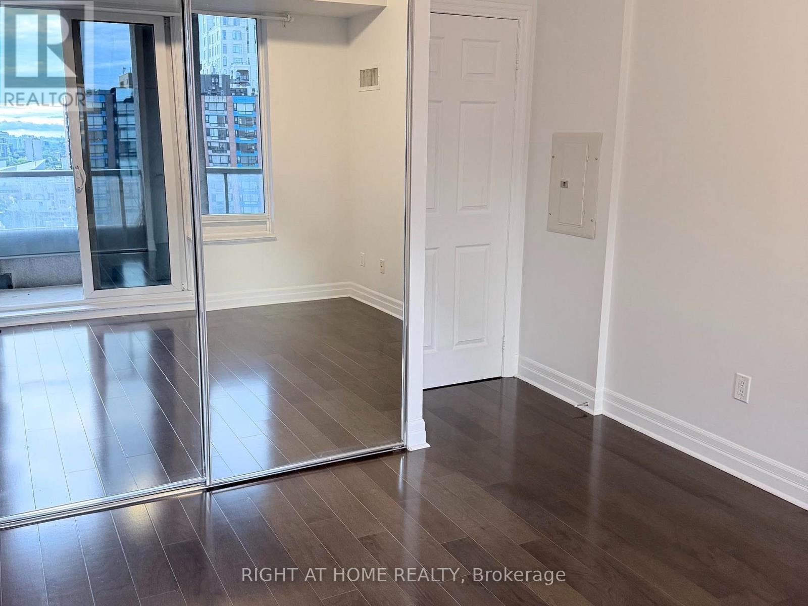 1810 - 35 Balmuto Street, Toronto, Ontario  M4Y 5W4 - Photo 16 - C13807742