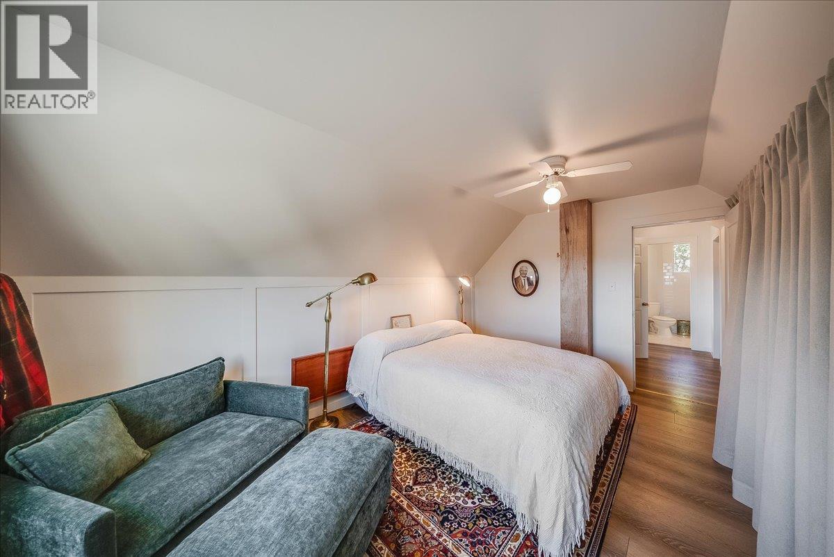 1398 Victoria Avenue, Rossland, British Columbia V0G 1Y0 - Photo 19 - 10401351