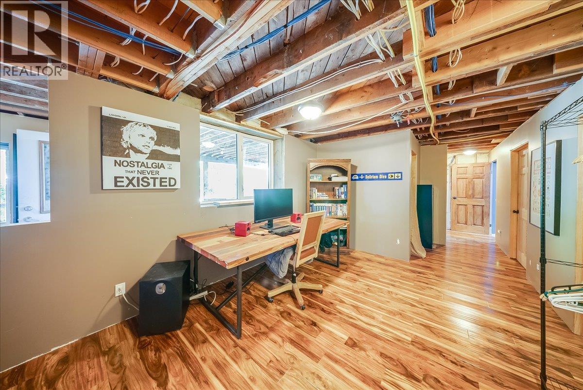 1398 Victoria Avenue, Rossland, British Columbia V0G 1Y0 - Photo 28 - 10401351