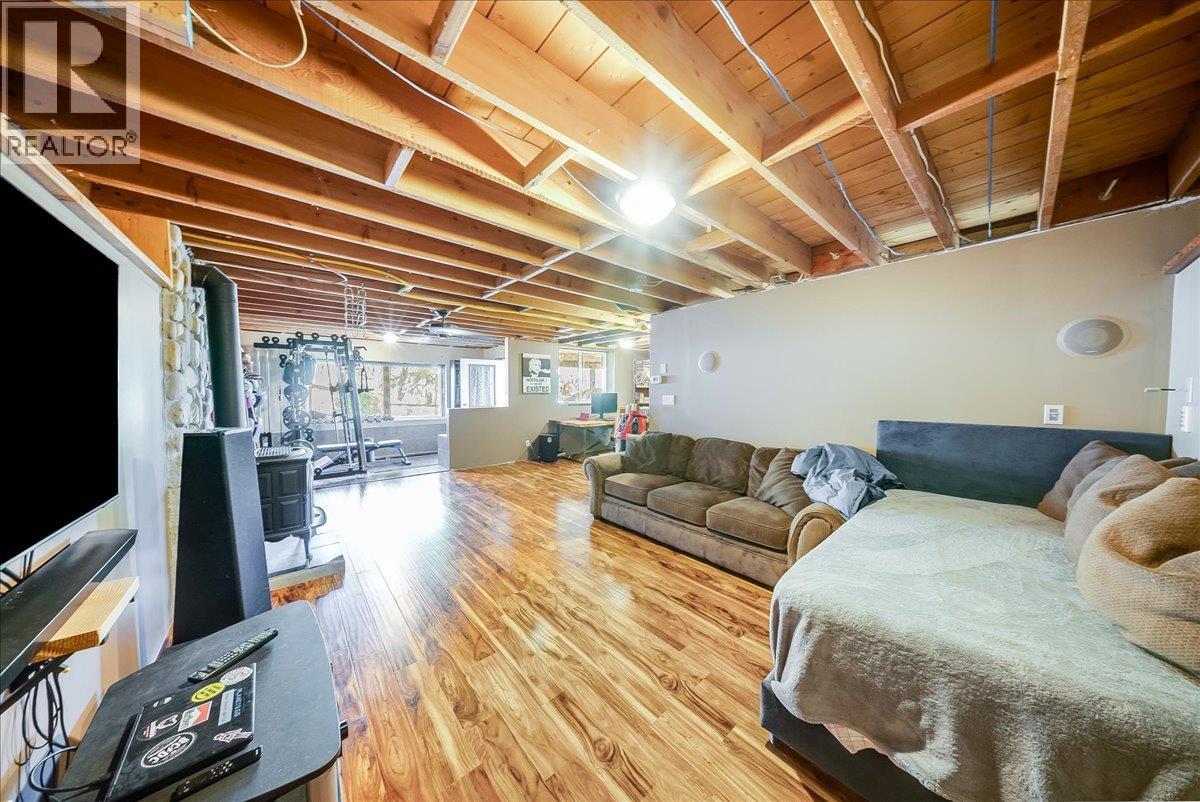 1398 Victoria Avenue, Rossland, British Columbia V0G 1Y0 - Photo 30 - 10401351