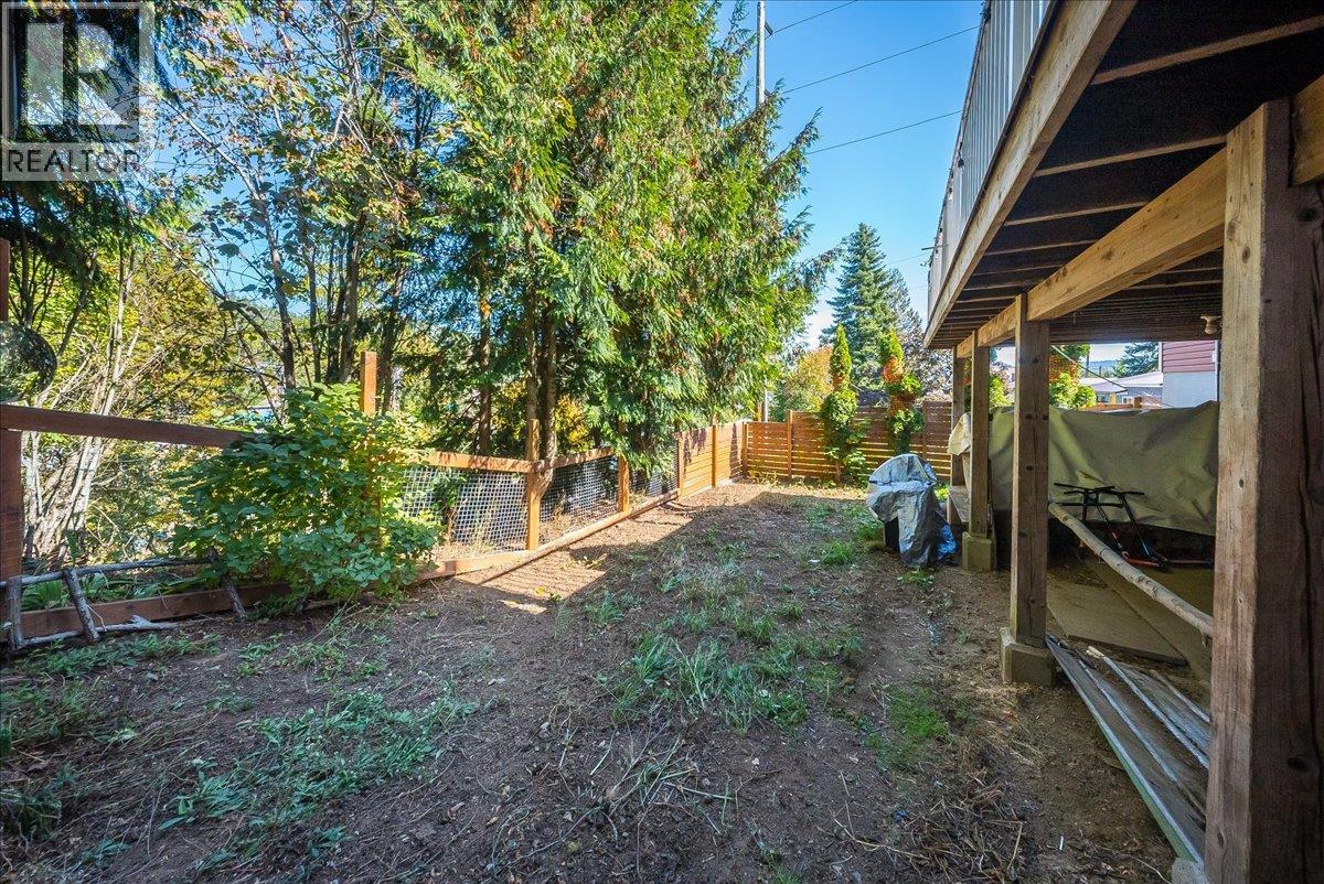 1398 Victoria Avenue, Rossland, British Columbia V0G 1Y0 - Photo 39 - 10401351
