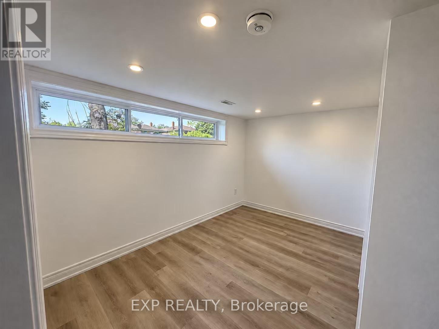 54 Shaunavon Heights Crescent, Toronto, Ontario  M3A 2P4 - Photo 12 - C13807258