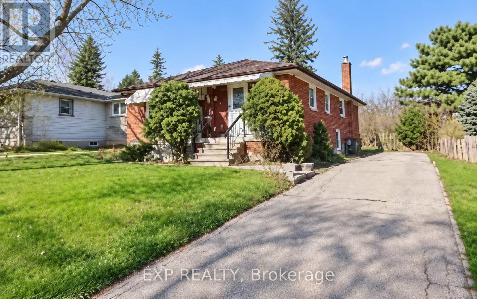 54 Shaunavon Heights Crescent, Toronto, Ontario  M3A 2P4 - Photo 2 - C13807258