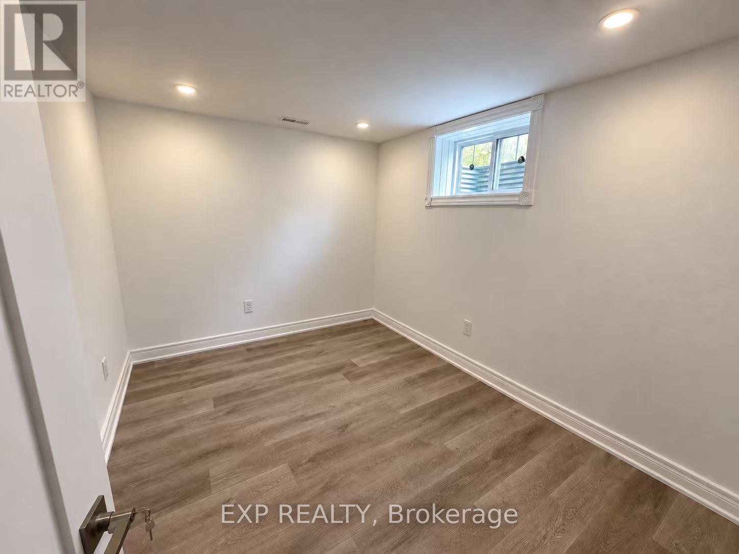 54 Shaunavon Heights Crescent, Toronto, Ontario  M3A 2P4 - Photo 7 - C13807258