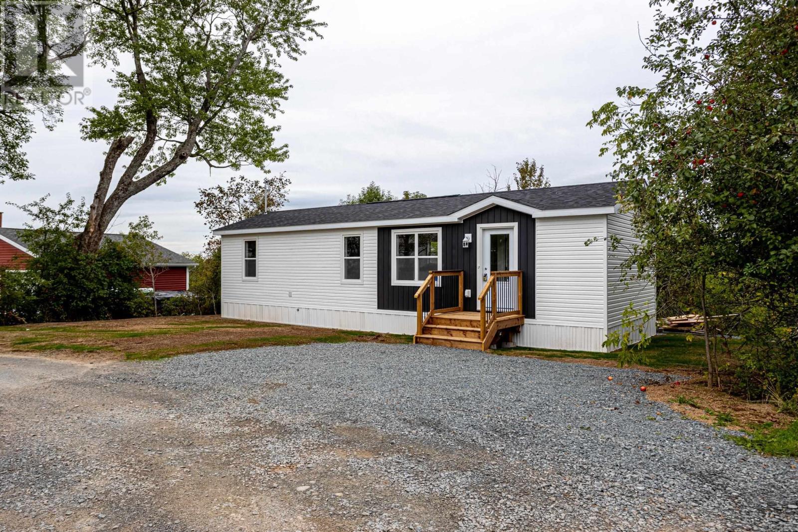38 Pleasant Hill, Stewiacke, Nova Scotia  B0N 2J0 - Photo 2 - 202623877