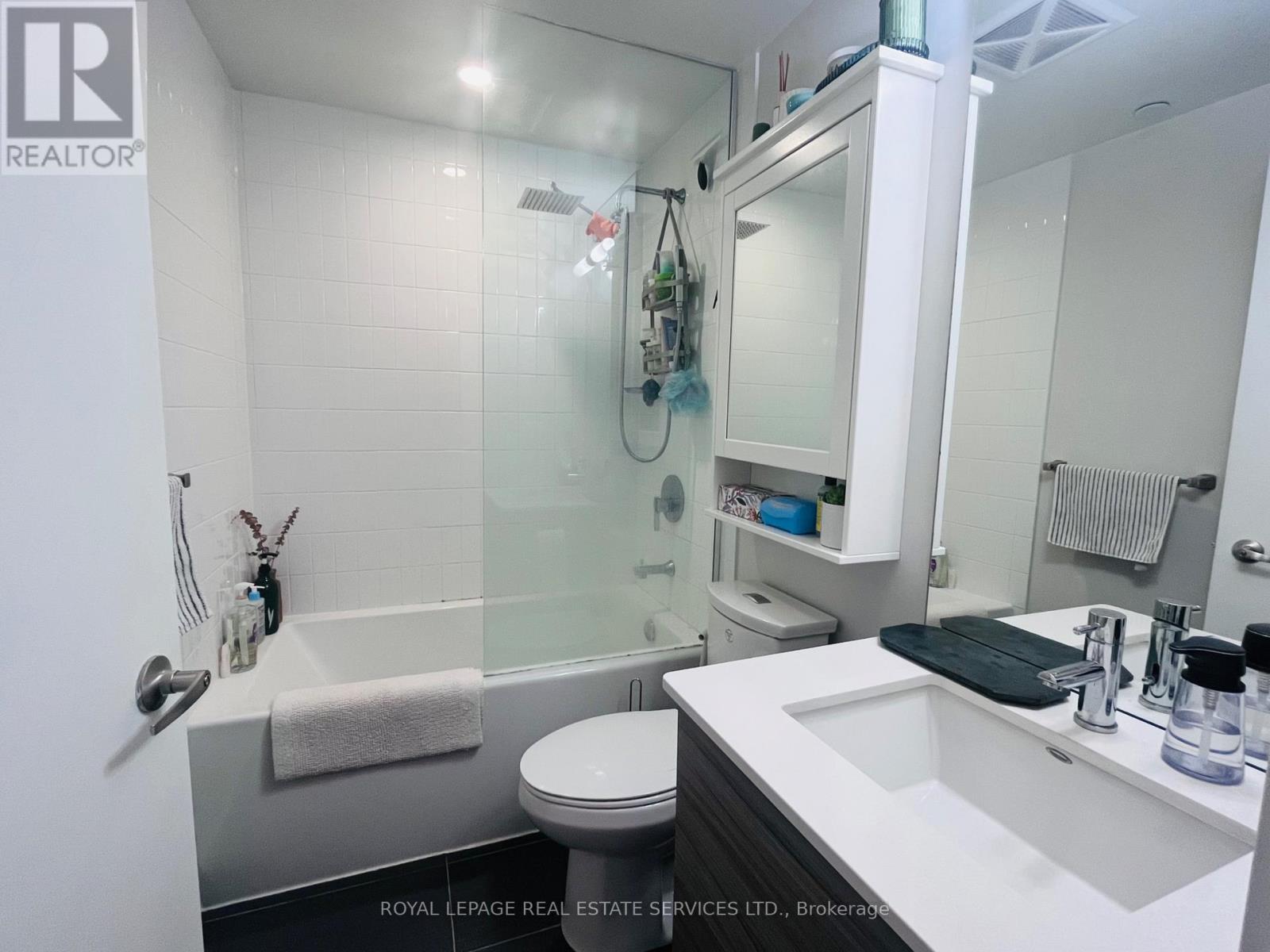 906 - 210 Simcoe Street, Toronto, Ontario  M5T 0A9 - Photo 9 - C13807808