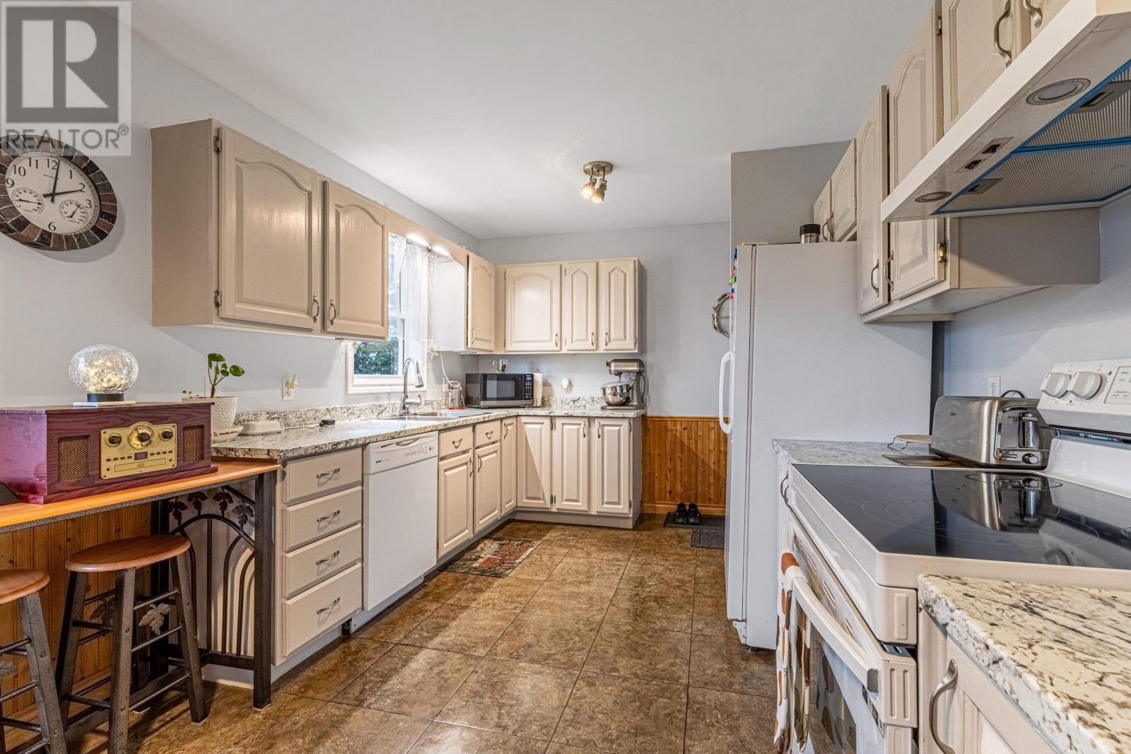 2291 COLVILLE Road photo 8
