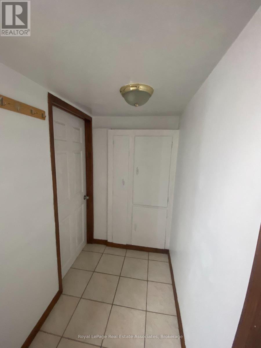 Lower - 97 Oak Park Avenue, Toronto, Ontario  M4C 4M6 - Photo 3 - E13807864