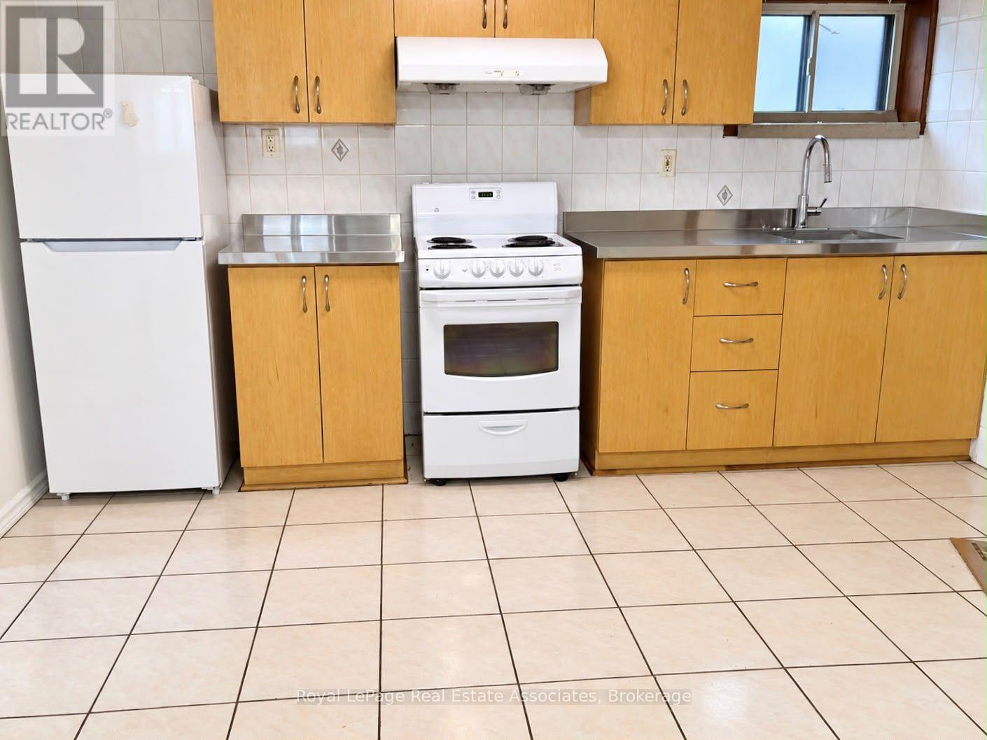 Lower - 97 Oak Park Avenue, Toronto, Ontario  M4C 4M6 - Photo 4 - E13807864