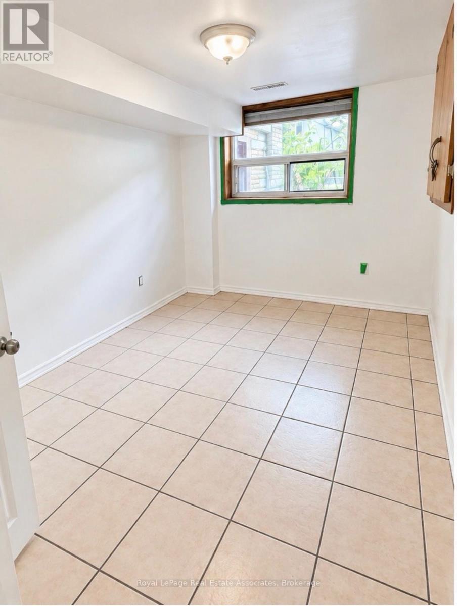 Lower - 97 Oak Park Avenue, Toronto, Ontario  M4C 4M6 - Photo 6 - E13807864