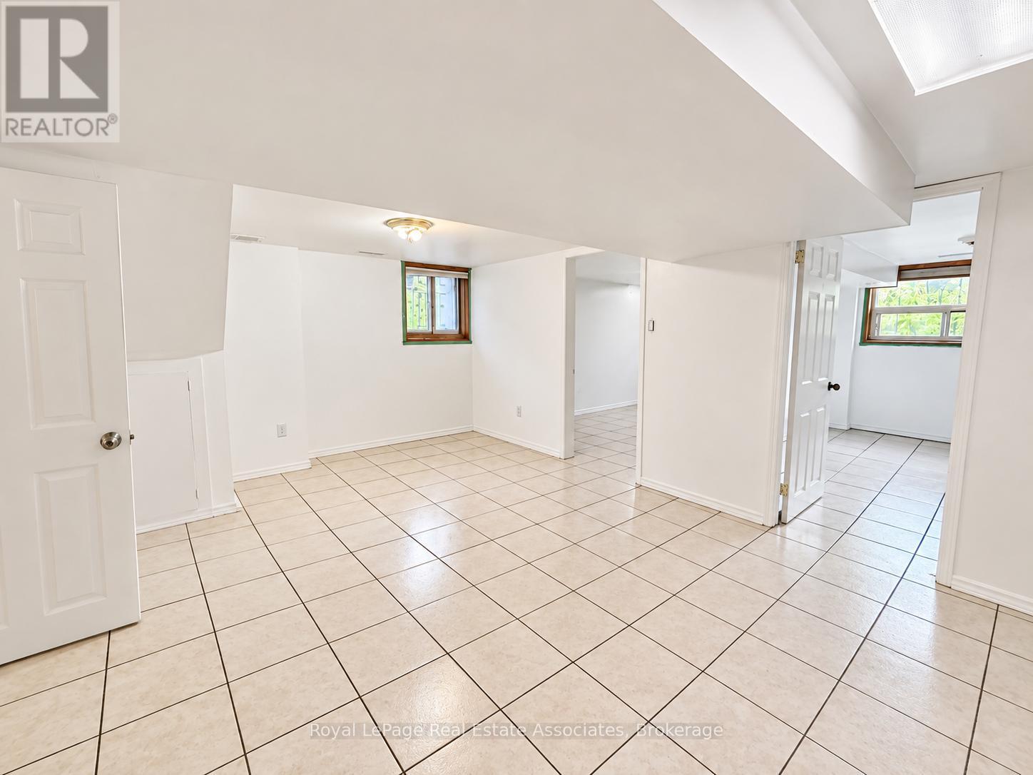 Lower - 97 Oak Park Avenue, Toronto, Ontario  M4C 4M6 - Photo 7 - E13807864