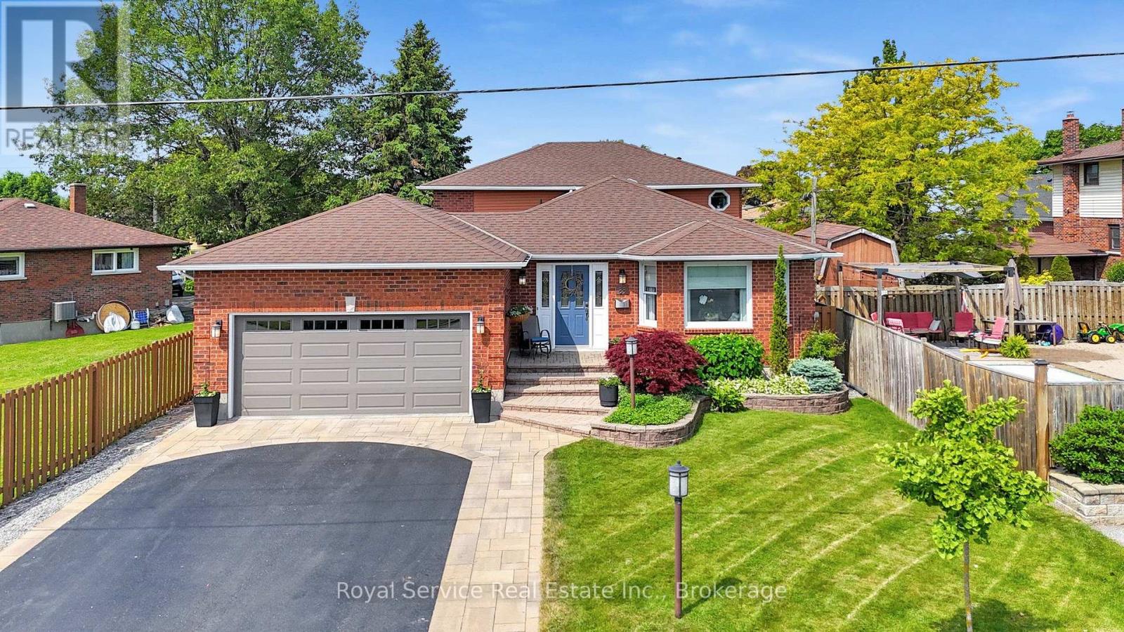 88 Simpson Avenue, Clarington, Ontario  L1C 2J1 - Photo 1 - E13807902