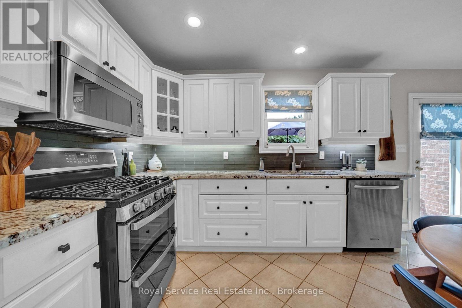 88 Simpson Avenue, Clarington, Ontario  L1C 2J1 - Photo 15 - E13807902