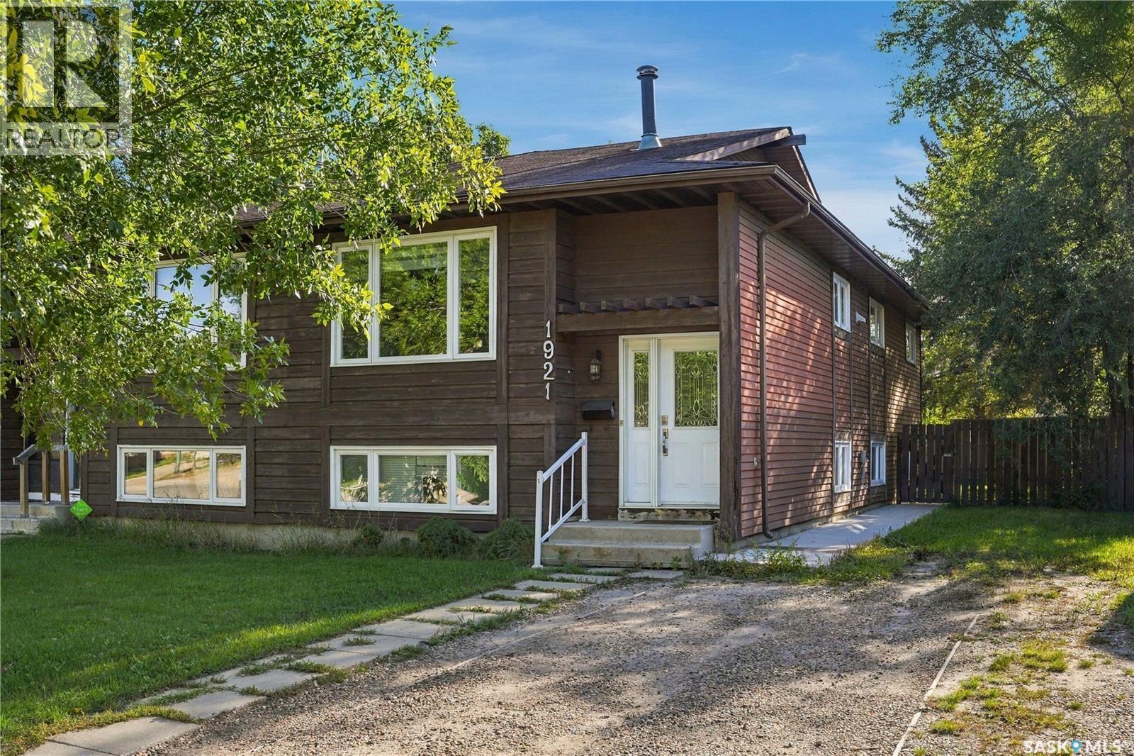 1921 McKercher DRIVE, Saskatoon, Saskatchewan