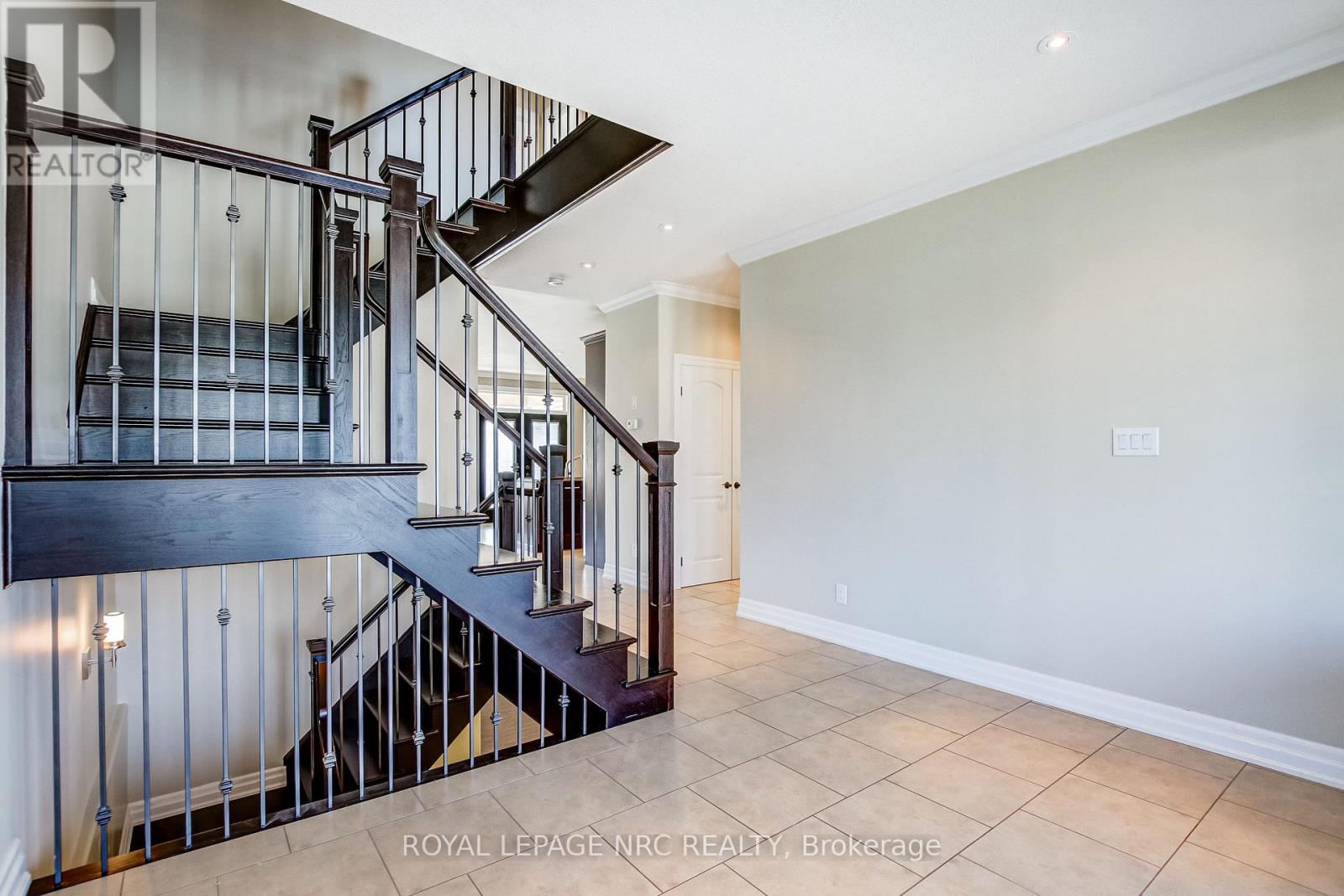 5784 Ironwood Street, Niagara Falls, Ontario  L2H 0G4 - Photo 5 - X13071692