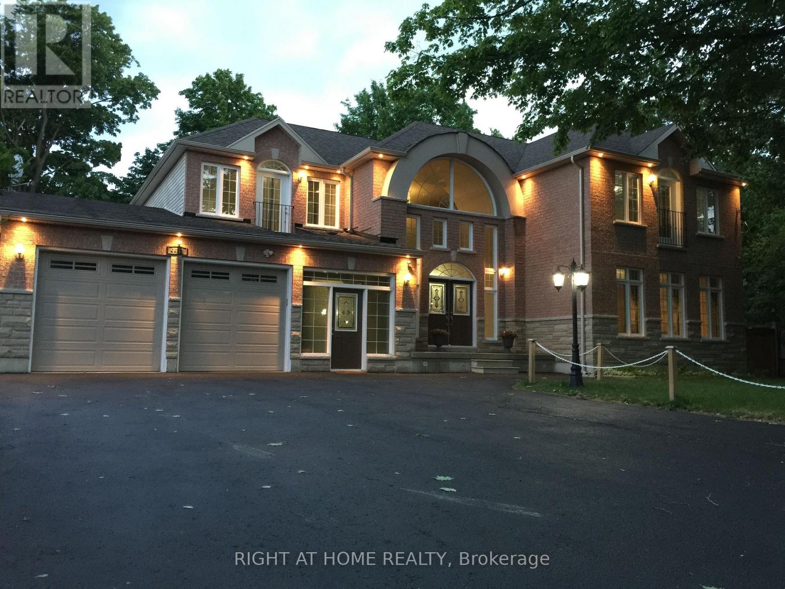 4441 Lawrence Avenue E, Toronto, Ontario  M1E 2T6 - Photo 2 - E13807894