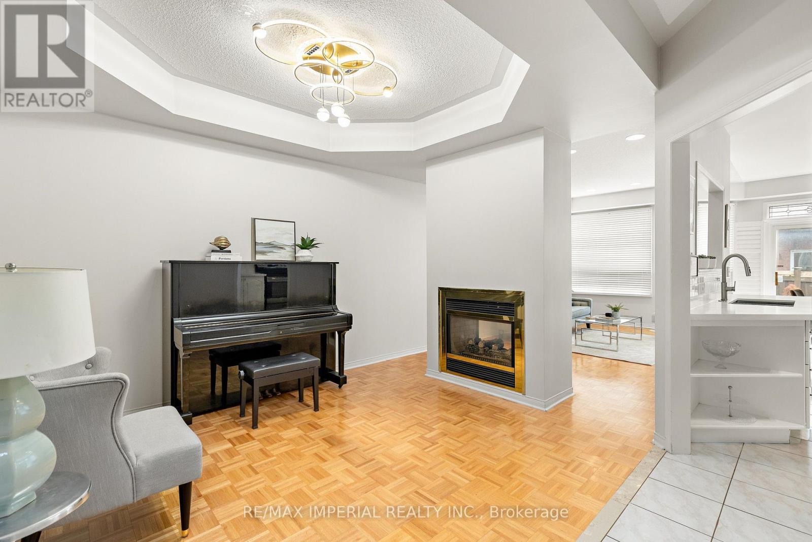 145 Blue Willow Drive, Vaughan, Ontario  L4L 9E9 - Photo 3 - N13807928