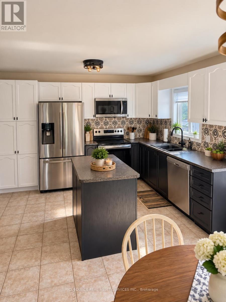 248 Spruce Street, Clearview, Ontario  L0M 1S0 - Photo 7 - S13807918