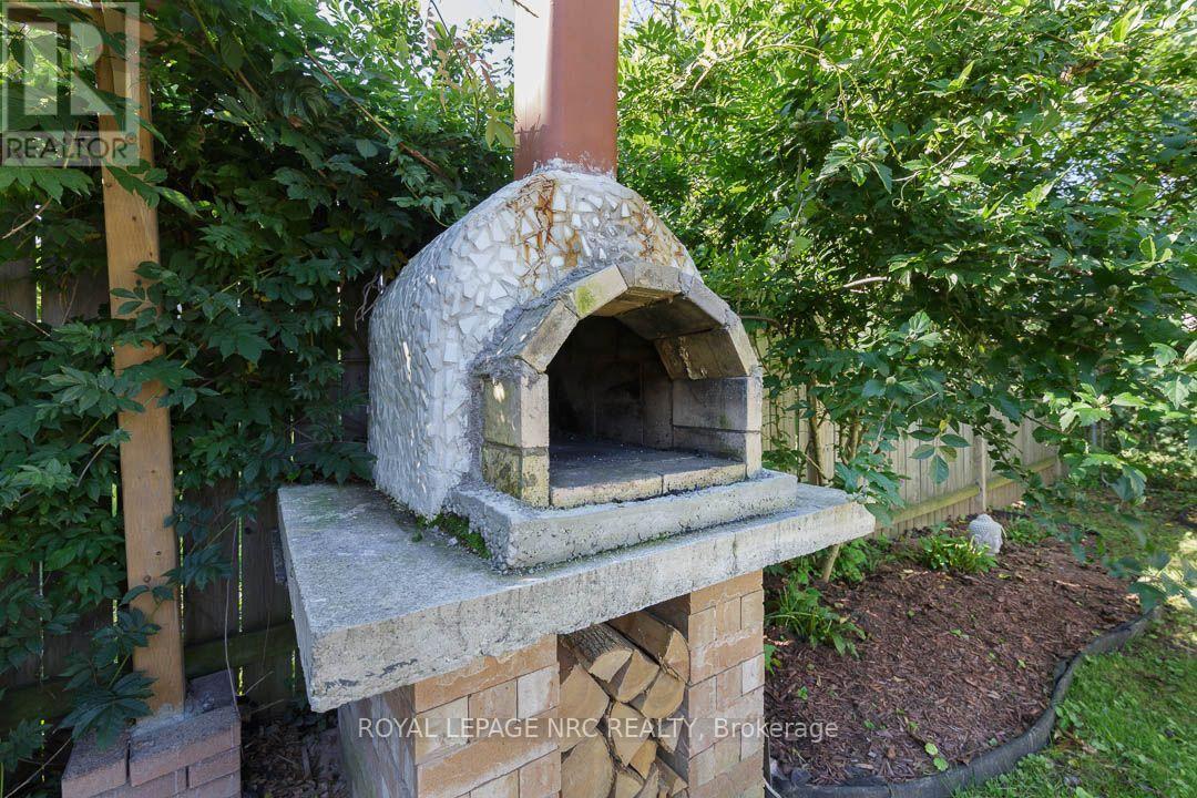 4345 BEVERLEY CRESCENT photo 14