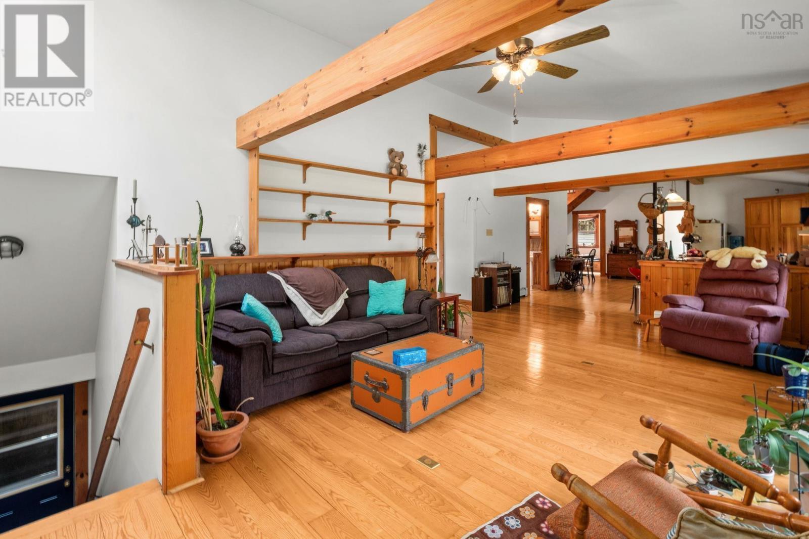 2699 Cornwall Road photo 14