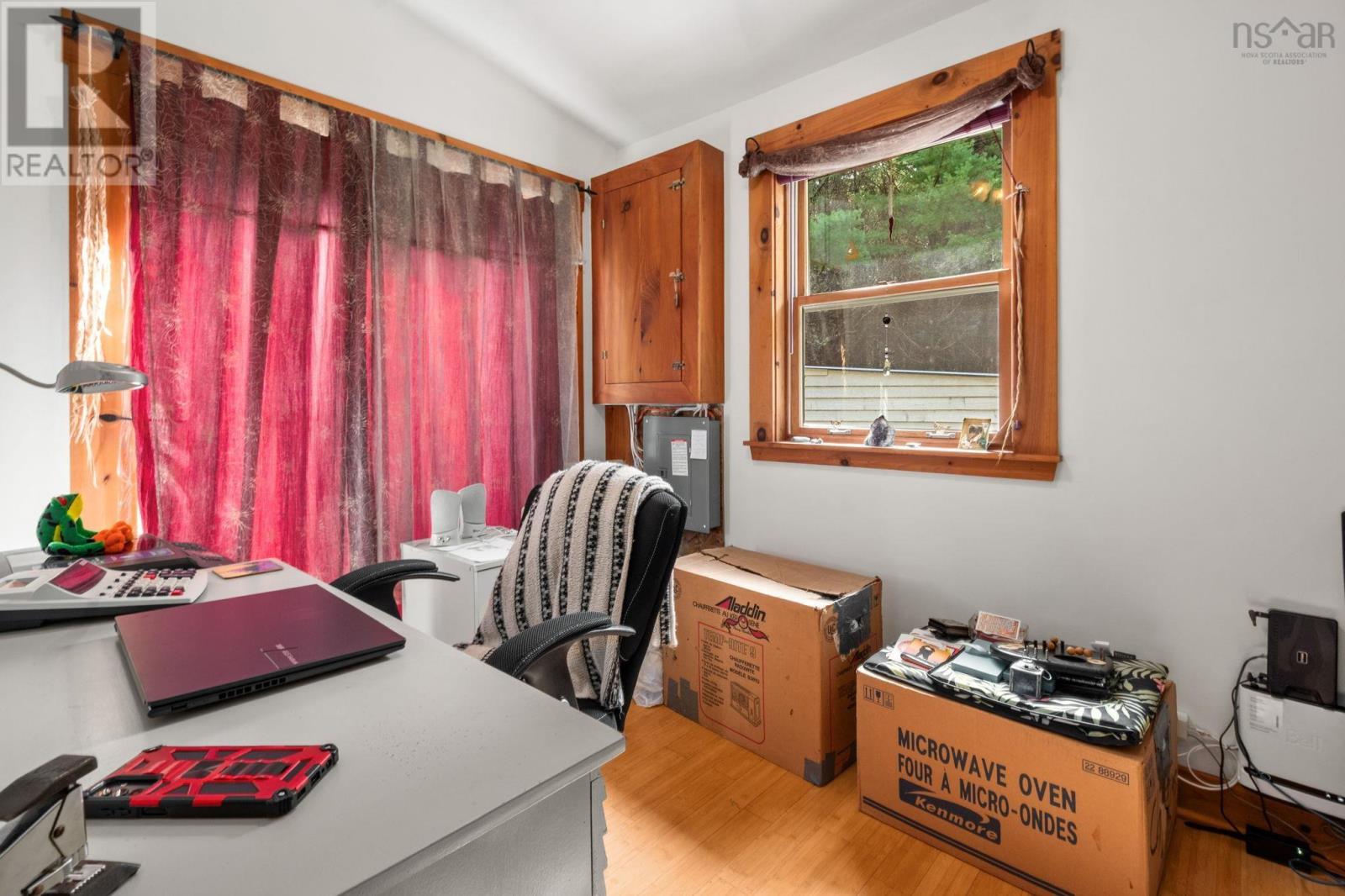 2699 Cornwall Road photo 17