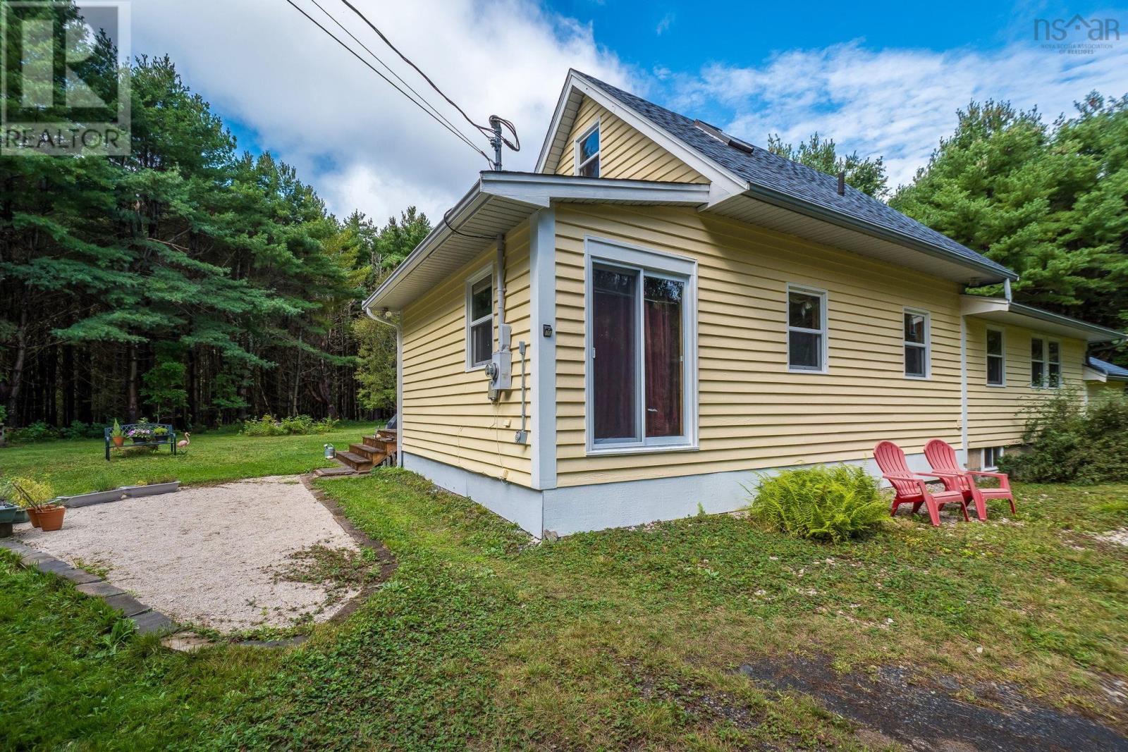 2699 Cornwall Road photo 31