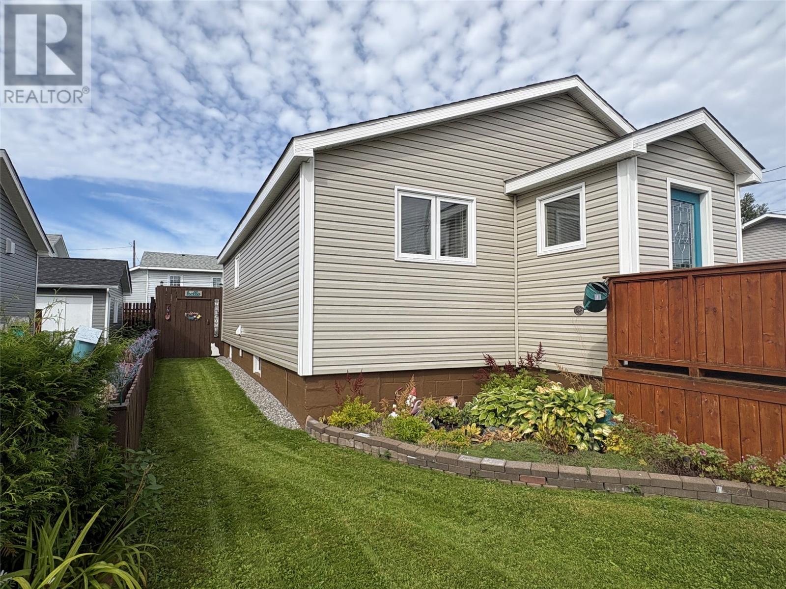 5 White's Avenue, Stephenville — photo 3