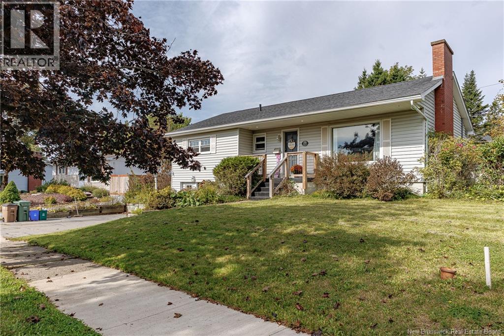 127 Greendale Crescent, Saint John, New Brunswick  E2M 4L5 - Photo 1 - NB148177