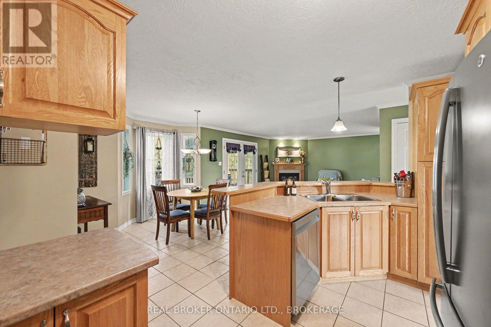 17615 Island Road, South Stormont, Ontario  K0C 1S0 - Photo 12 - X13807958