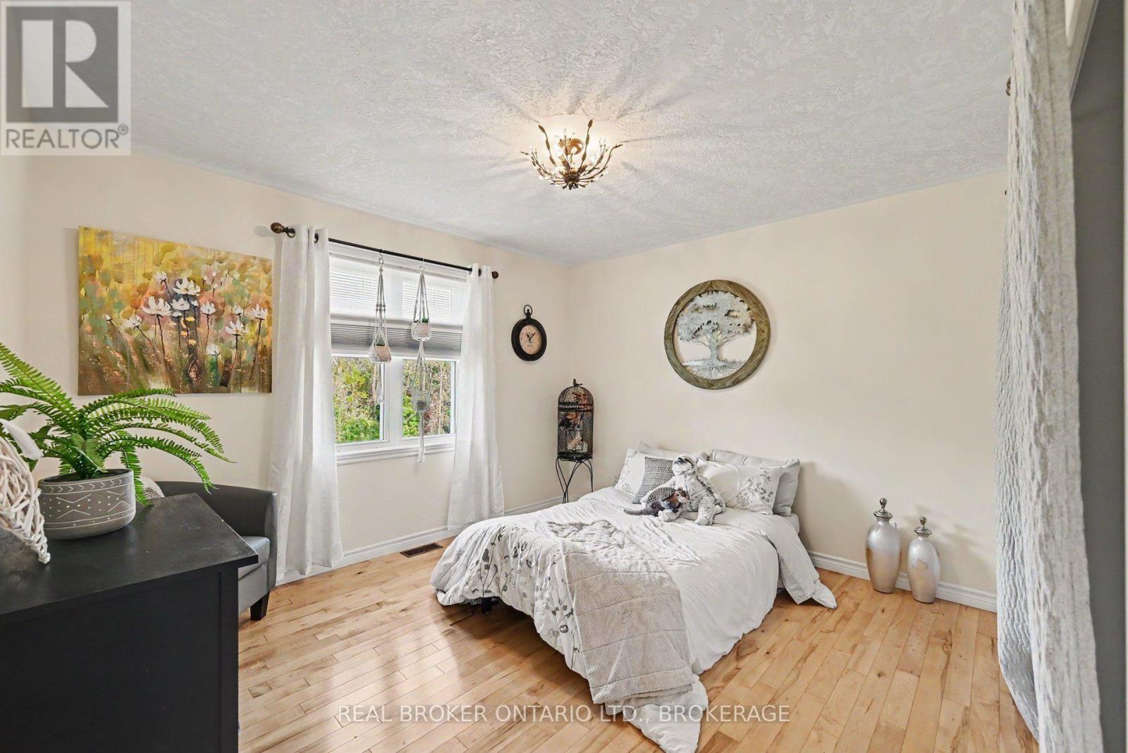 17615 Island Road, South Stormont, Ontario  K0C 1S0 - Photo 22 - X13807958
