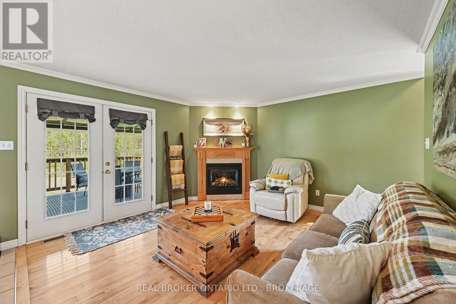 17615 Island Road, South Stormont, Ontario  K0C 1S0 - Photo 5 - X13807958