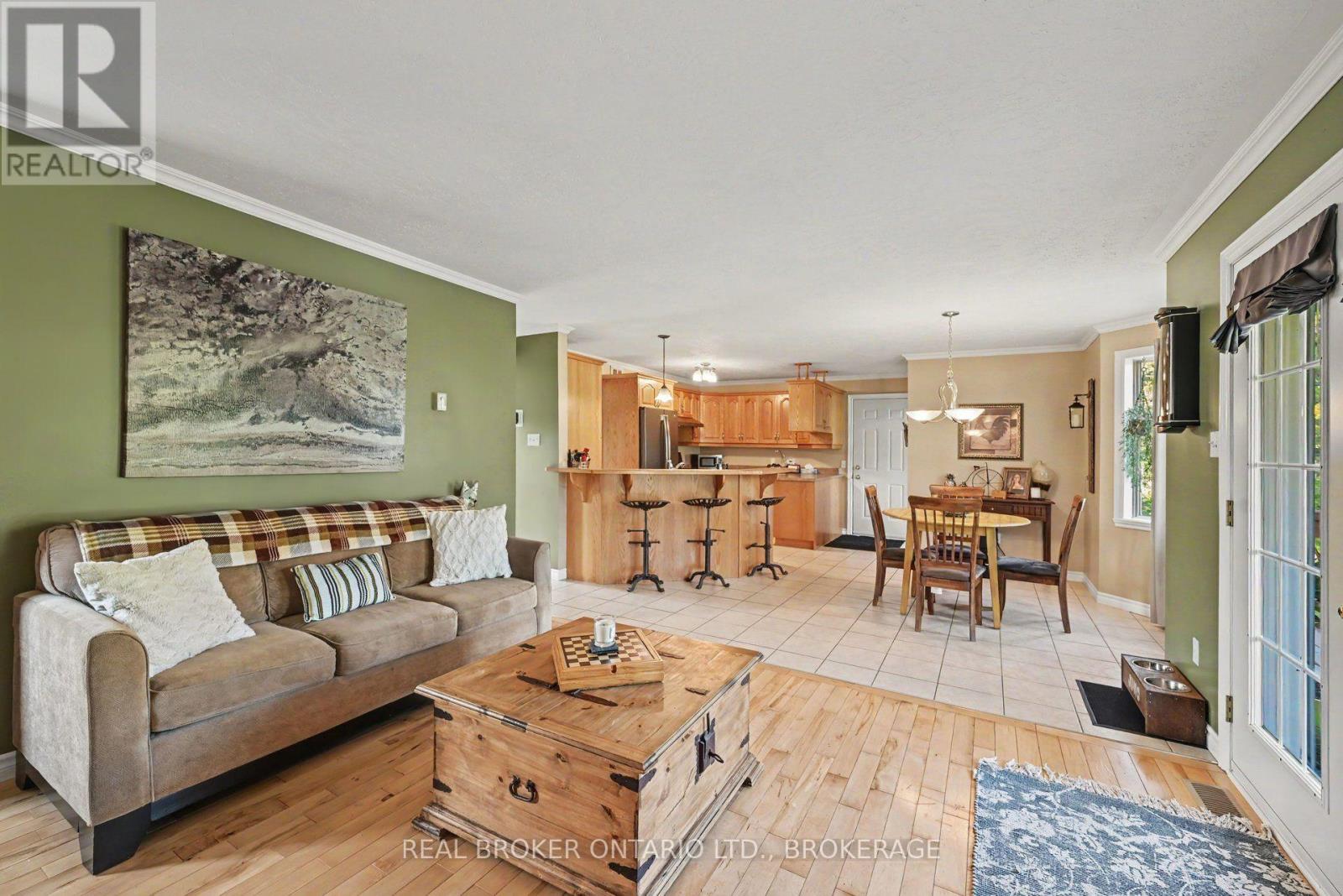 17615 Island Road, South Stormont, Ontario  K0C 1S0 - Photo 6 - X13807958