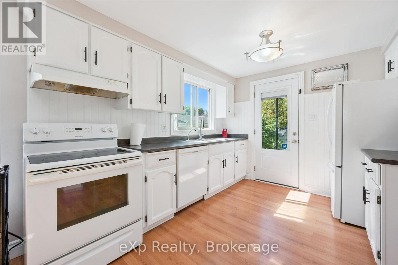1 Chesterton Lane, Guelph, Ontario  N1E 6T1 - Photo 11 - X13807950