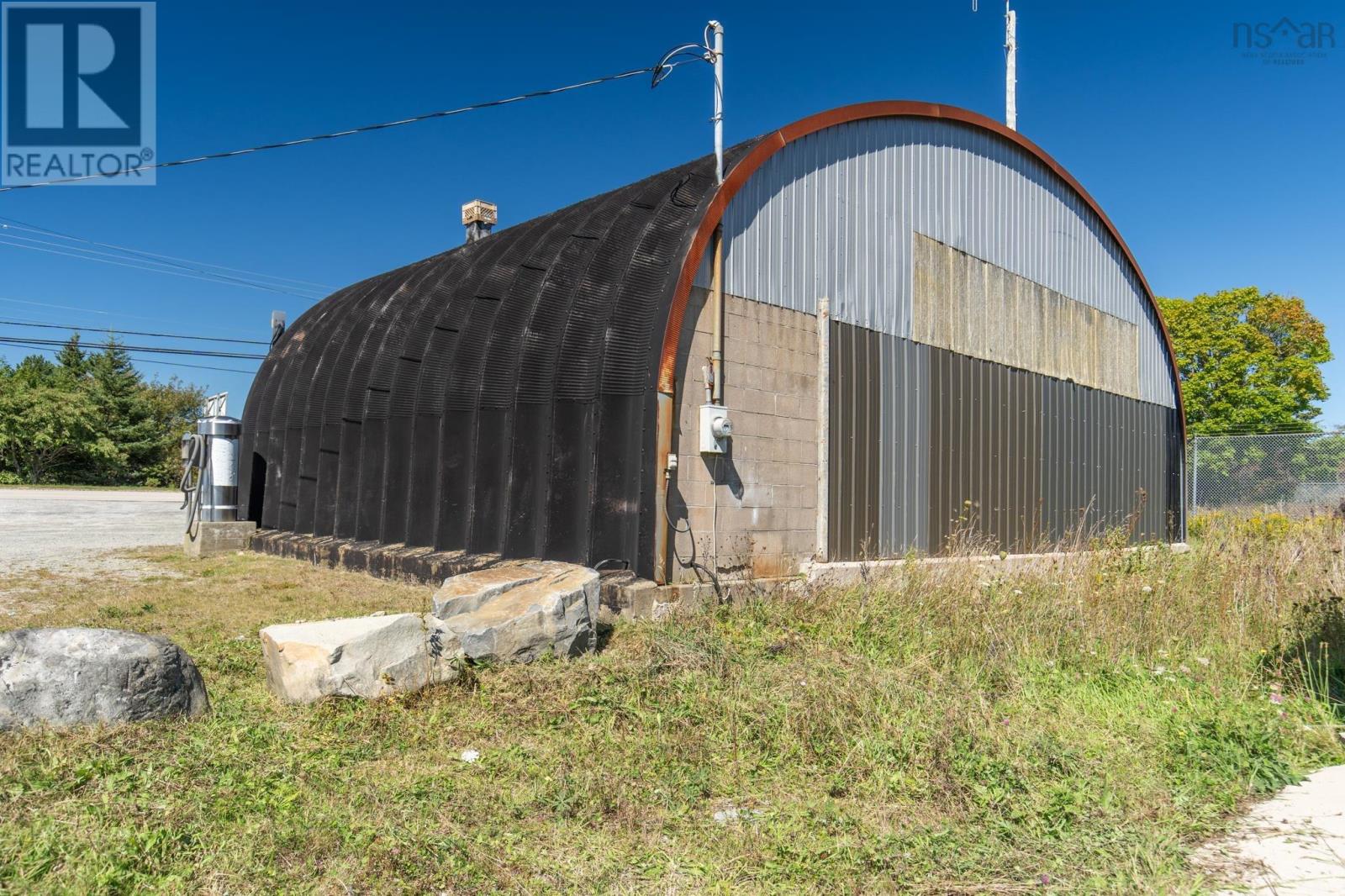 303 Highway 335, Pubnico, Nova Scotia  B0W 2W0 - Photo 3 - 202623887