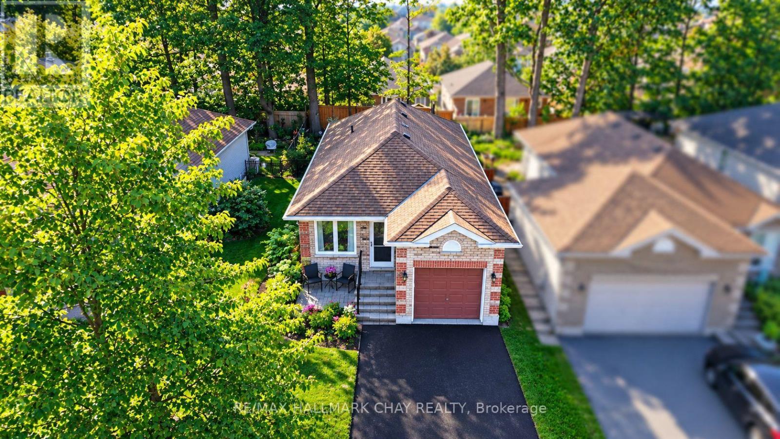 27 MASTERS DRIVE, Barrie, Ontario