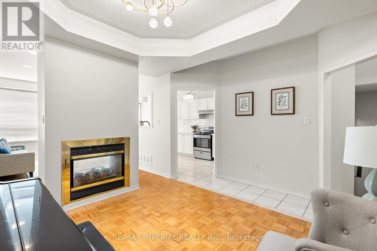 145 Blue Willow Drive, Vaughan, Ontario  L4L 9E9 - Photo 5 - N13807928