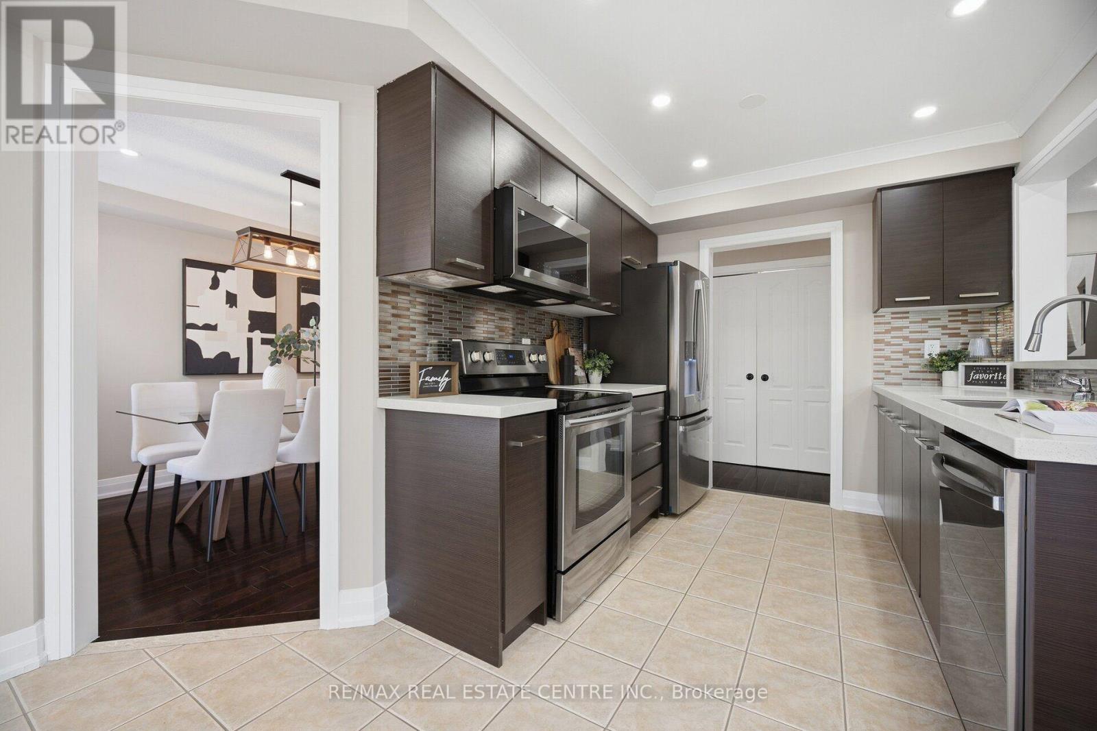 8 Duffield Road, Brampton, Ontario  L7A 2P4 - Photo 9 - W13807032