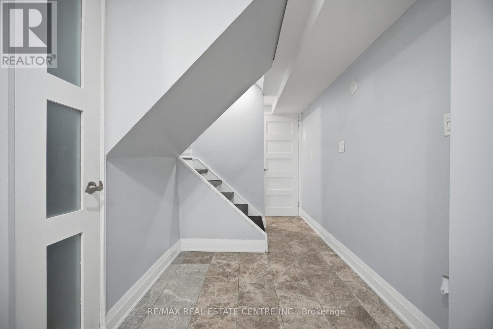 8 Duffield Road, Brampton, Ontario  L7A 2P4 - Photo 35 - W13807032