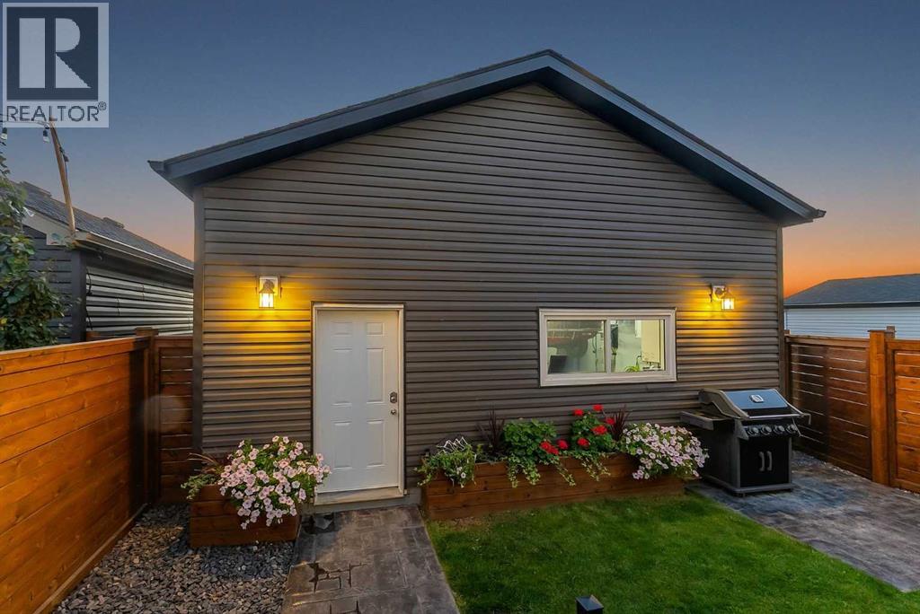 721 Chinook Gate Lane, Airdrie, Alberta  T4B 4W1 - Photo 43 - A2345786